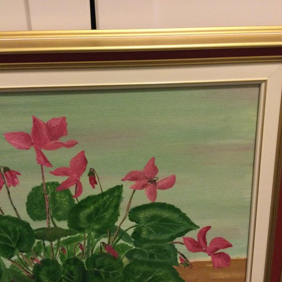 Art painting pink Cyclamen flowers wooden frame very good condition 22" x 18" - Picture 4 of 6